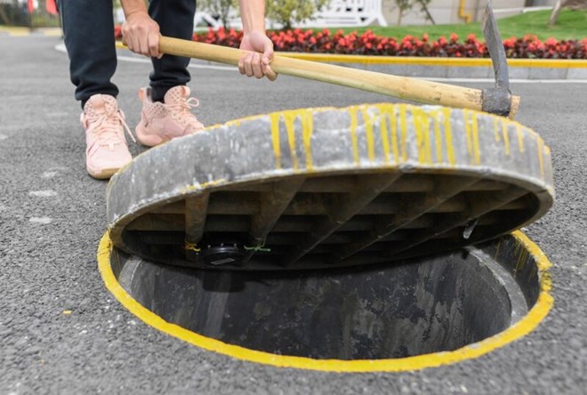 Four Japanese workers died trying to rescue a colleague who fell into a manhole